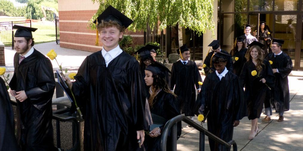 lm 2022 graduation procession